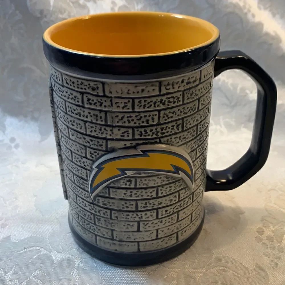 San Diego Chargers 2013 NFL Show Me Your Lightning Bolt Yellow Blue 16 Ounce Mug